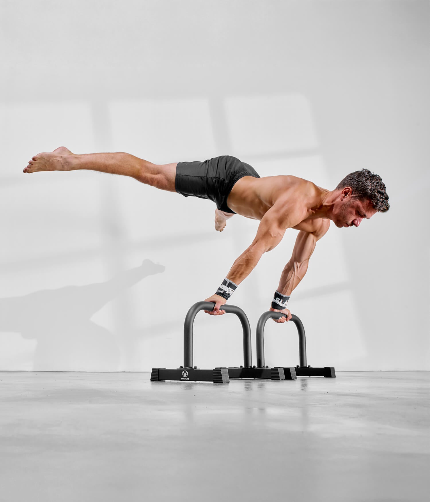 planche avec barres parallèles eric flag