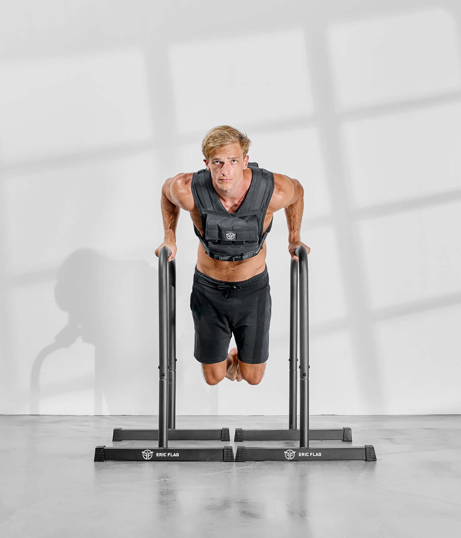 dips avec gilet lesté et barres parallèles hautes