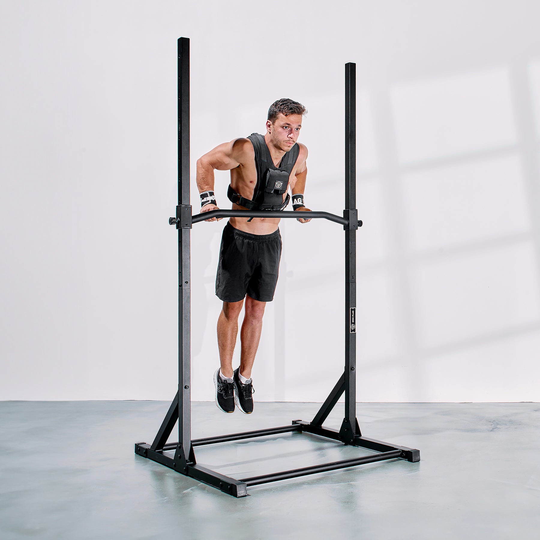 weighted dips on pull-up bar eric flag