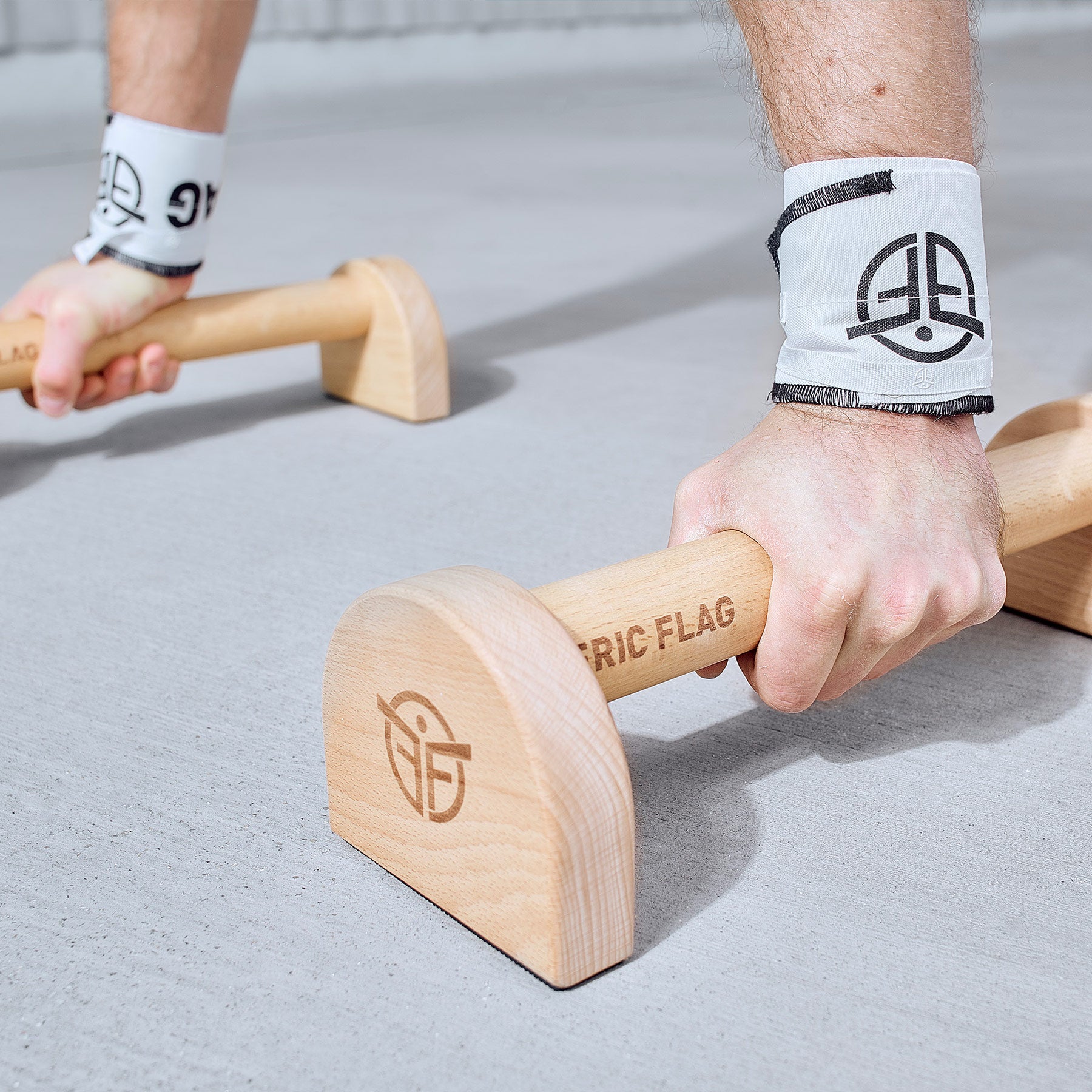 parallettes holz eric flag