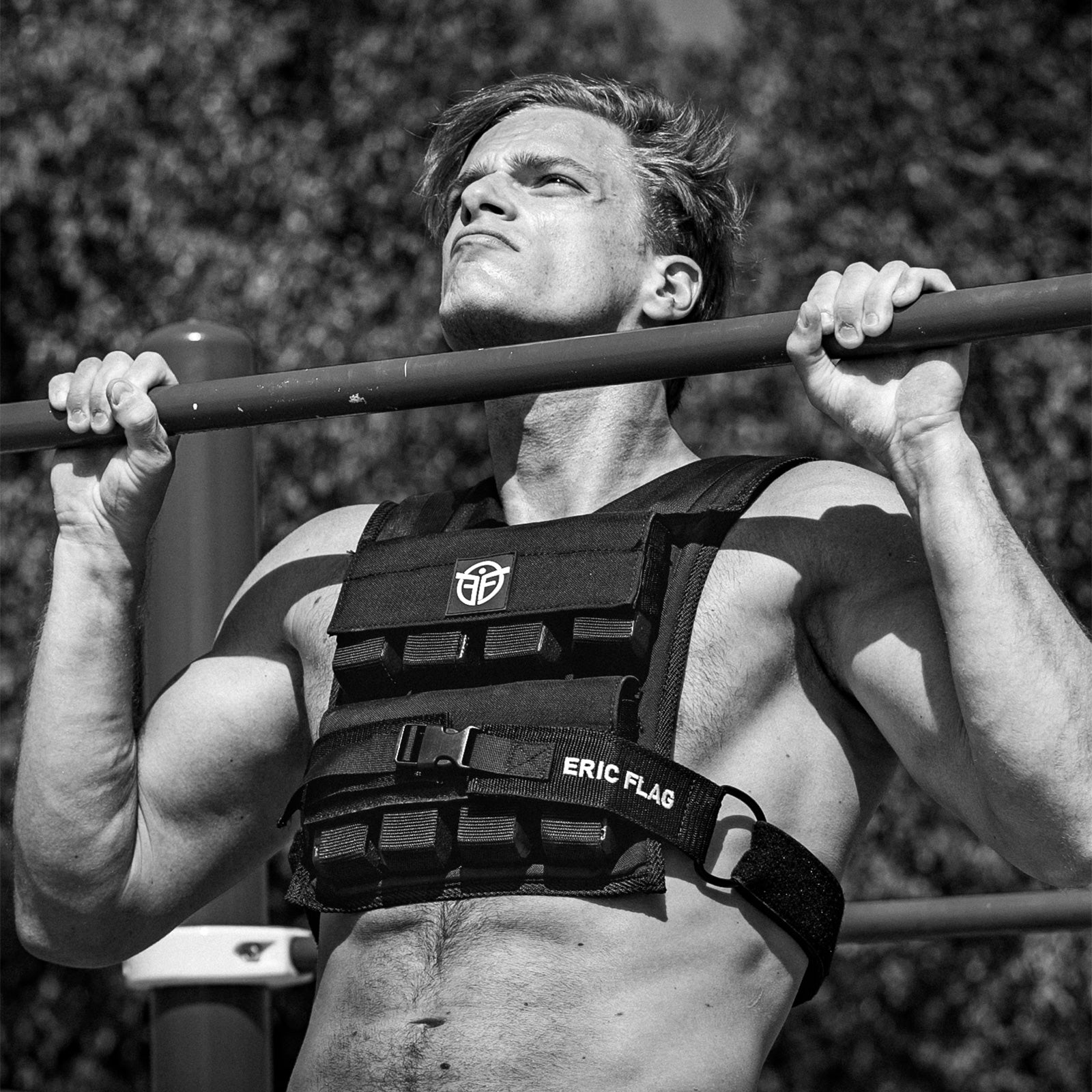 Eric Flag - Gilet Lesté 20kg Ajustable, Veste lestée Près du Corps avec  Poids Amovibles en Fer, Adapté à Chaque Morphologie, pour Crossfit,  Musculation, Street Workout et Course à Pied : 